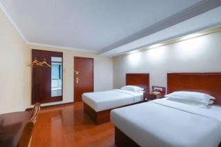 Green Tree Inn Urumqi San'gong Metro Station Exit - 9