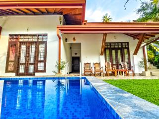 City Beach Apartment - 7