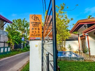 City Beach Apartment - 9