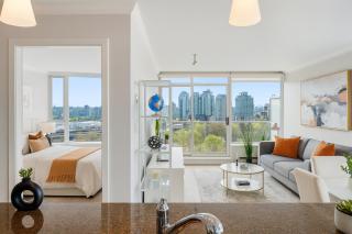 Sunny Corner 1-Bedroom Chinatown and Gastown at Your Doorstep - 3