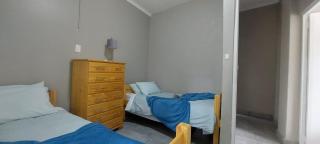 Kirkcaldy Guest House - 4