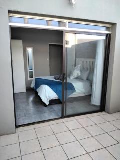 Kirkcaldy Guest House - 1