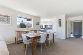Tekapo Alps Family Home with Deck & Mountain Views - 5
