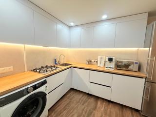 Cozy New CABIN HOSTEL Chisinau City Center - 0