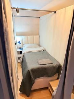 Cozy New CABIN HOSTEL Chisinau City Center - 2