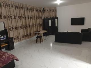 Big Studio In Abu Dhabi Corniche - 1