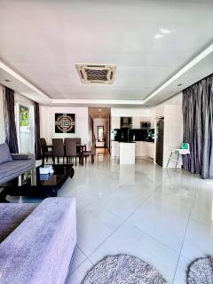 Pool Villa Karaoke Jomtien Pattaya - 5