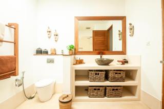 Exquisite 4BR Haven, 5min Stroll to Beach Canggu - 3