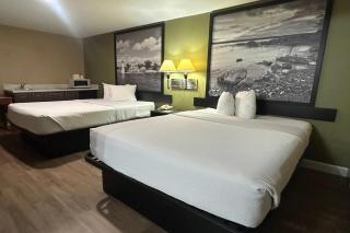 Super 8 by Wyndham Pembroke - 3