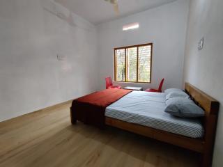 Santoor Homestay - 2