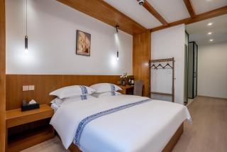 Namzhuo Tibetan-style Courtyard Manor - 4