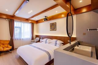 Namzhuo Tibetan-style Courtyard Manor - 5