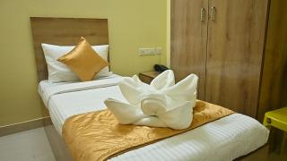 Sasthi Inn Hotel - 1