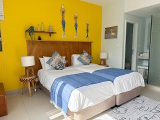 Element Bay 2 3 Bedroom Penthouse, Rooftop & Pool by LOV Mauritius - 1