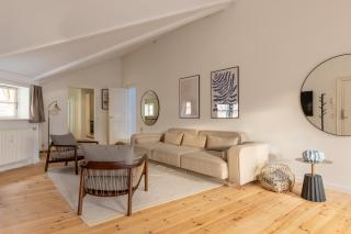Light-Filled 5BR Home Near Tivoli & Strøget for 12 - 4