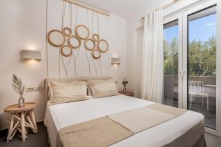 Spiros Family Apts - 8