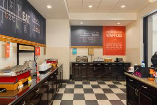 Hampton Inn & Suites Baton Rouge Downtown - 3