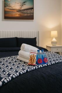 NEW House, Near Beaches, and MIA, Sleeps 8! - 1