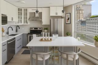 High-Rise 2BR Apartment with City Views and Cozy Interiors - 3