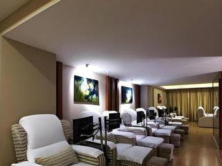 Ambassador Hotel - 8