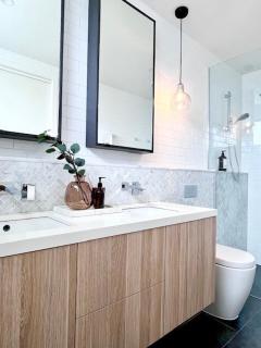 The Ebb Luxury Retreat - Just steps to the beach! - 6