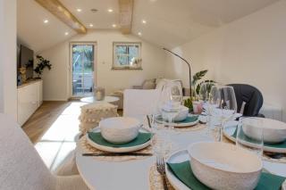 Exklusives Alpenloft mit Garten & BBQ am Chiemsee by Alpenglück Apartments - 2