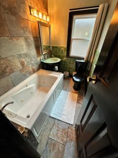 Gem In The Heart of Mill Creek - 4