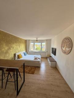 Golden Central Studio - 0