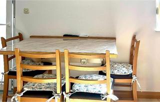 1 Bedroom Nice Apartment In Vir - 4