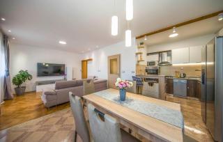 Amazing Apartment In Omis - 9