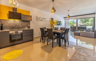 Cozy Apartment In Pula - 1