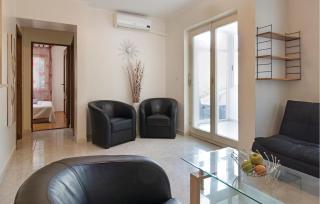 Cozy Apartment In Pula With Wifi - 2