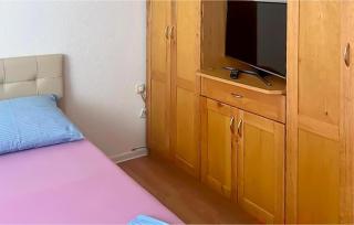 1 Bedroom Nice Apartment In Vir - 3