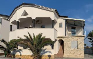 1 Bedroom Lovely Apartment In Vir - 5