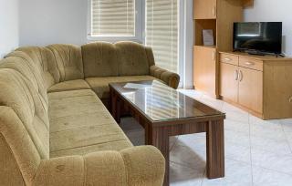 1 Bedroom Lovely Apartment In Vir - 9