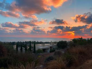 Elinor's Secret Suite - 9