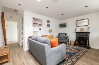 The Mini Mansion - Elie - 8