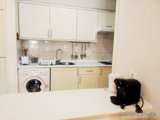 Olivia Sunset by HelloApartments - 1