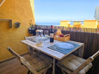 Arena Beach by HelloApartments - 9