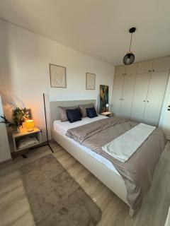 Peaceful Copou Retreat, Sunrise & Garden View, All NEW, factura, SmartTV - 8