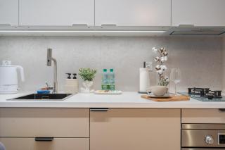 Korfantego 18th Floor Skyline City View by BookingHost - 8