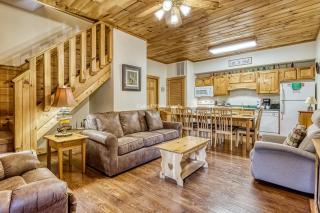 ER202 - Now and Forever Great location! - Close to town! cabin - 2