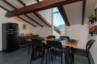 Roof 211 - 6
