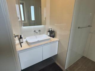 Hampton Luxe Retreat 4BR Pet Friendly - 5