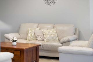 Beautiful Spacious Home in a Serene Setting - 5