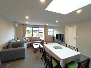 Lakeside Garden Stars - 3 Bedrooms - 7