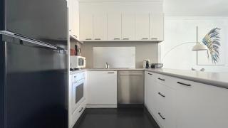 Walk to Grand Prix and St Kilda Beach - 8