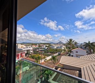 Cozy 1BR Steps to the Beach and Amenities - 5