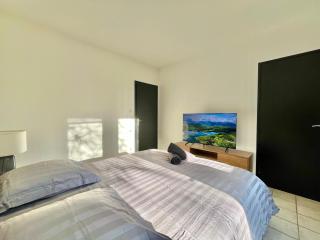 Maison La Clairière - Jardin et parking - 10 pers - 4 chambres - 15 min de Lyon - 4