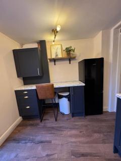 Quirky 3 Bedroom Home From Home - 9